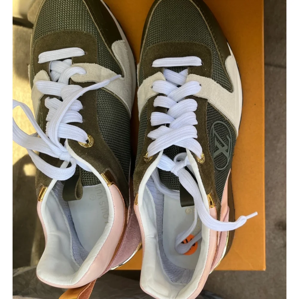 LOUIS VUITTON  Suede Calfskin Run Away Sneakers 39 Kaki